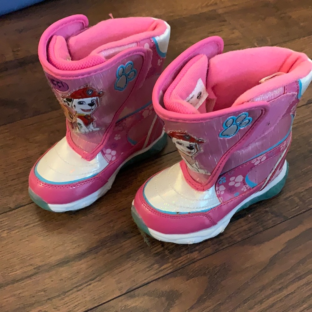 Paw Patrol snow boots. Size 7